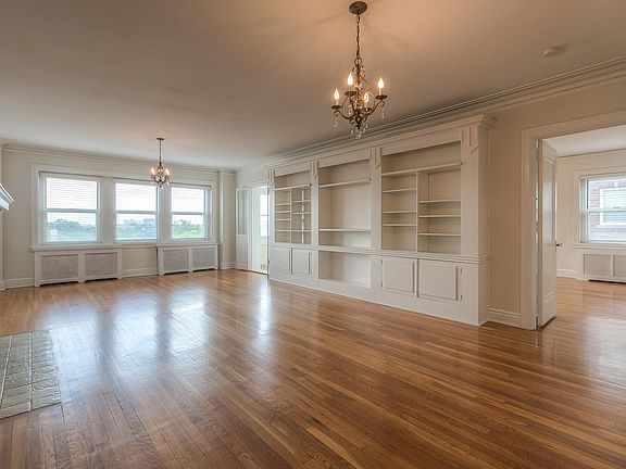 2nd image of 420 E Armour Blvd APT 6SW