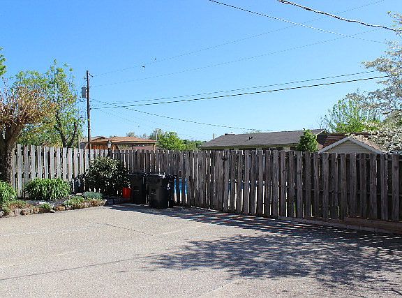 5th image of 111 Eastern Hills Dr