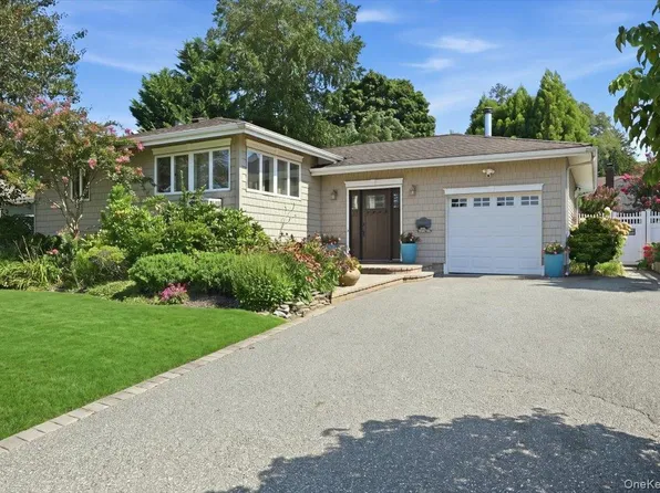 2891 Montgomery Street, Wantagh, NY 11793