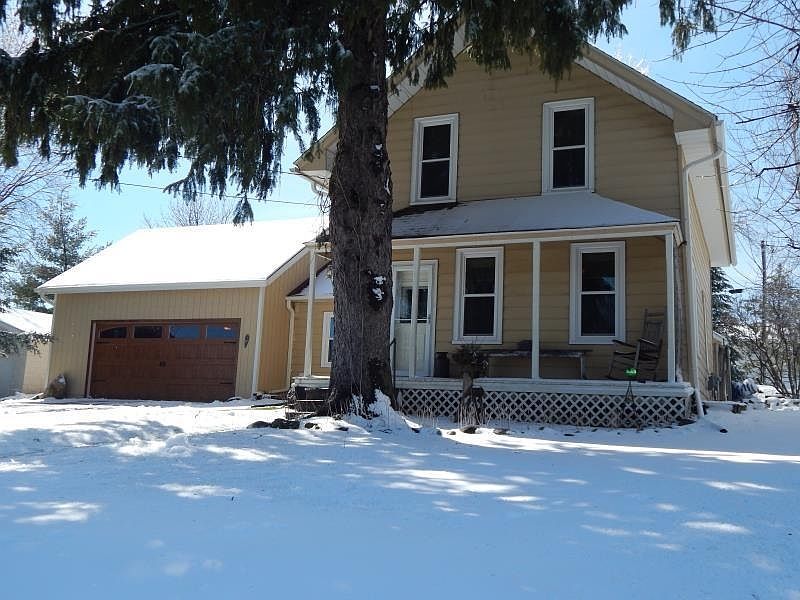 1st image of 419 River Dr