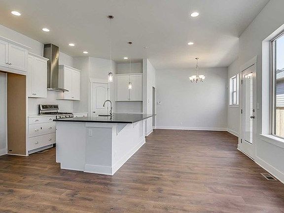 The Graham Peak - Kitchen