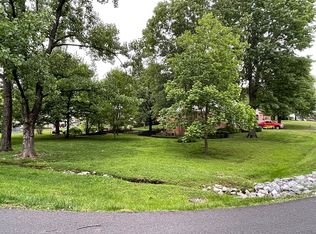 135 Rue Thierry Dr, Paducah, KY 42001