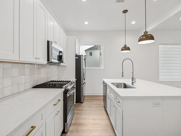 2826 Versailles Oak Ln — Photo 3
