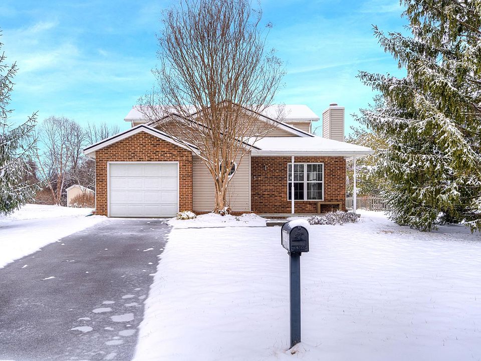 1st image of 309 Cedar Hill Dr