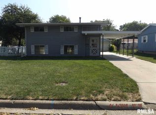 410 Fairlane Ave, Pekin, IL 61554