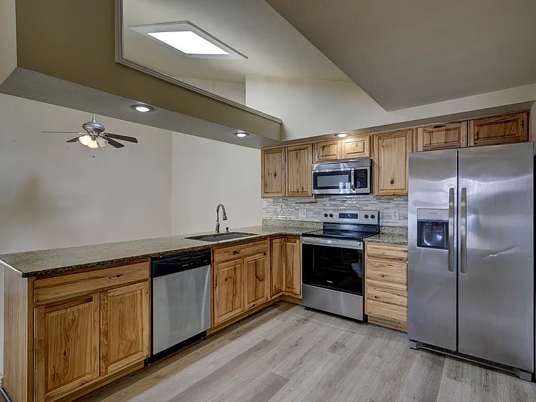 4318 Moonbeam Dr — Photo 15