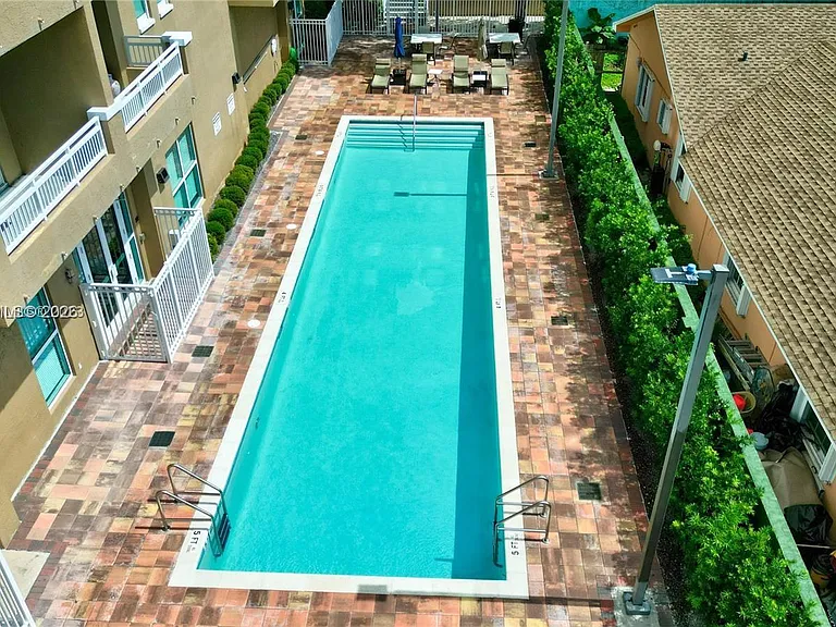 2665 SW 37th Ave #101 — Photo 9