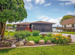 618 Candlewick Dr NE, Poplar Grove, IL 61065