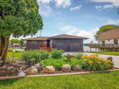 618 Candlewick Dr NE, Poplar Grove, IL, 61065