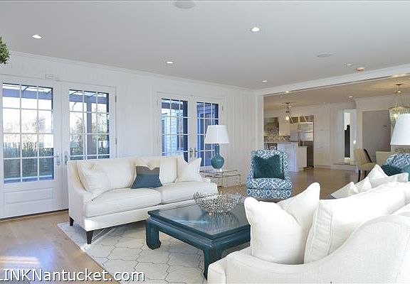 Living Room with Doors Out to the Pool