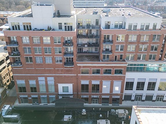2nd image of 1124 Lake St #511