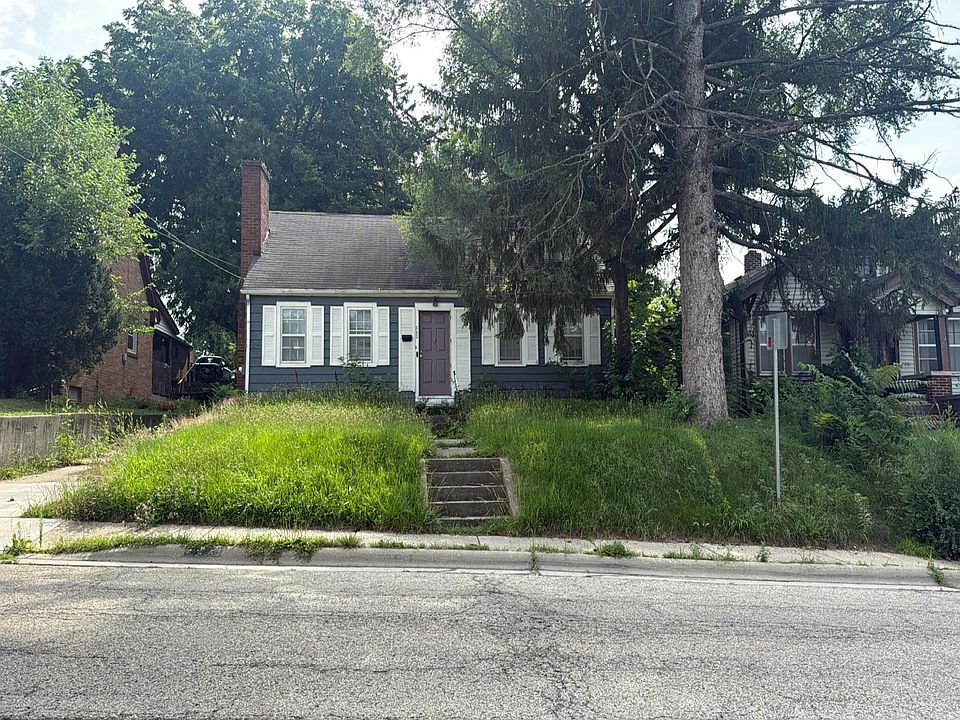 1st image of 222 S Rockford Ave