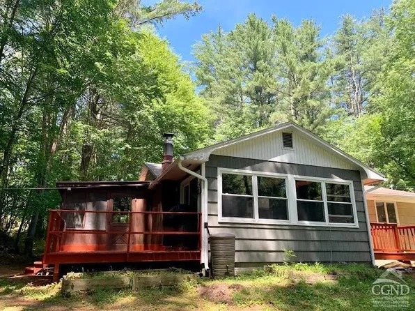 33 Dermody Lane, New Lebanon, NY 12125