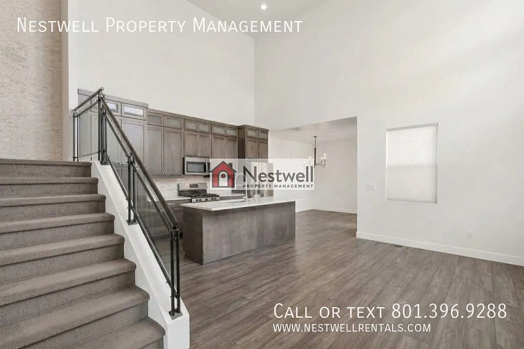 Immaculate 3-bed Townhouse in Daybreak! — Photo 4