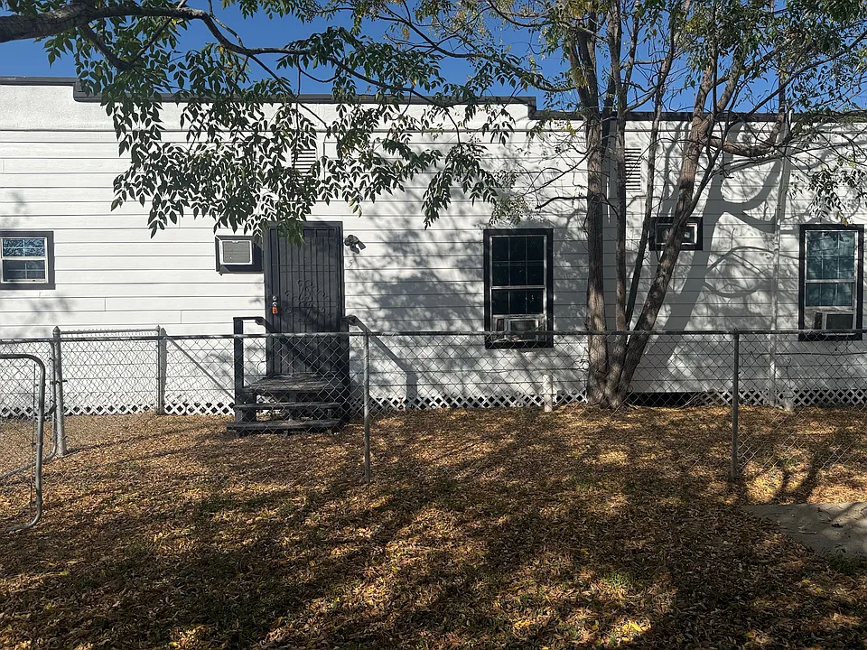 224 NW 2nd St #5