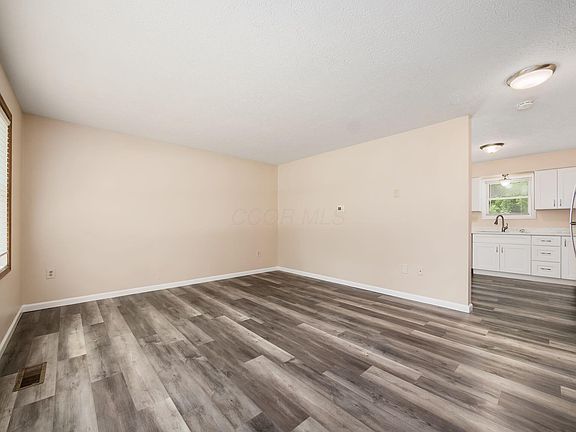 4th image of 2479 Willow View Ct