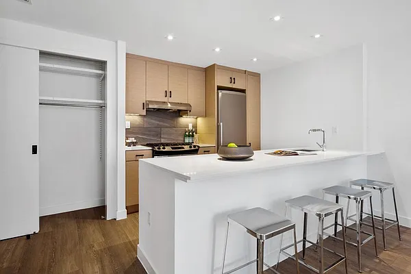 Rented by Mirador Real Estate | media 13