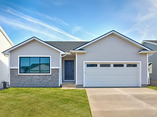 2908 Sayre Dr, Norwalk, IA 50211