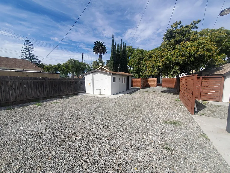 206 E Valencia Dr #B — Photo 11