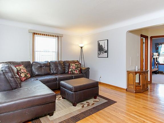 2nd image of 3906 Longwood Ave