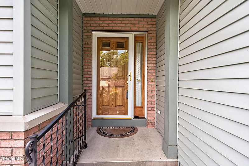 3rd image of 8 Dalton Court
