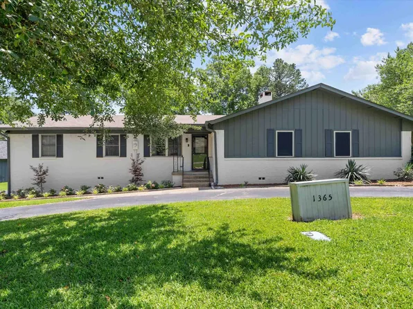 1365 Bridle Path Ln, Hideaway, TX 75771