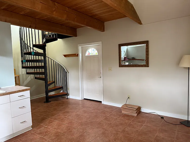 5619 NE Flanders St — Photo 4