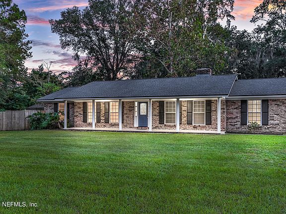 3rd image of 2117 Foxwood Dr