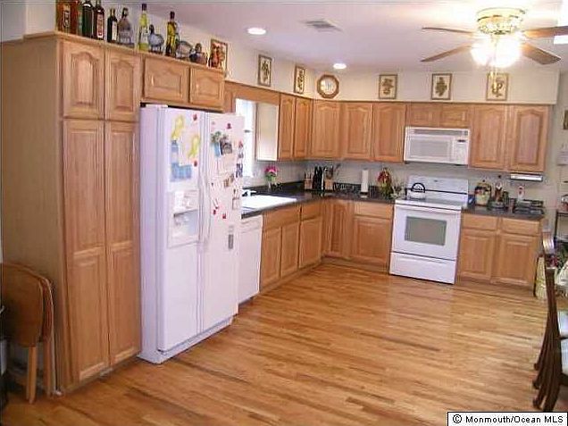 2nd image of 1413 Towers St