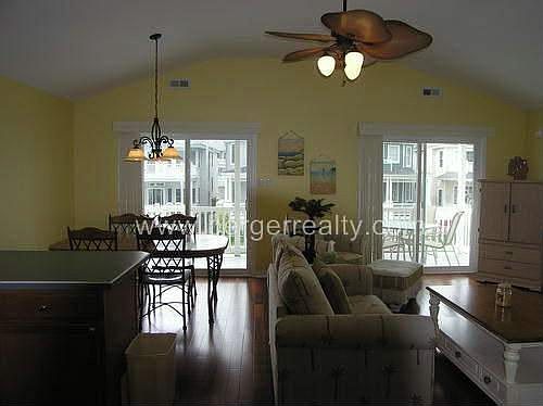 4th image of 2342 Asbury Ave