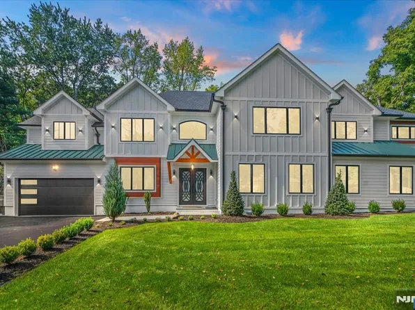 23 Brook Rd, Upper Saddle River, NJ 07458