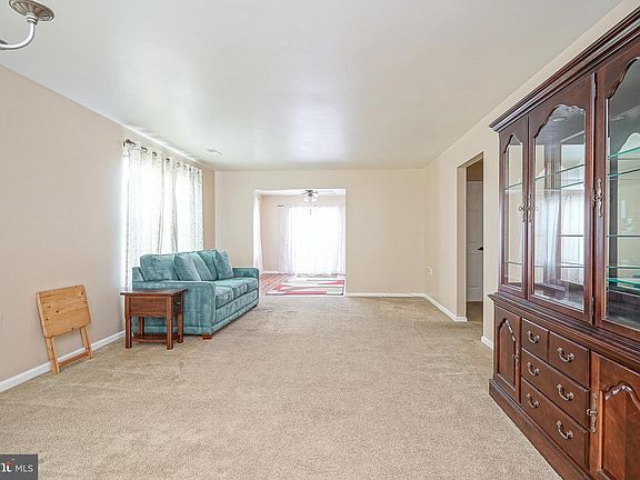 5th image of 49 Lakebridge Dr