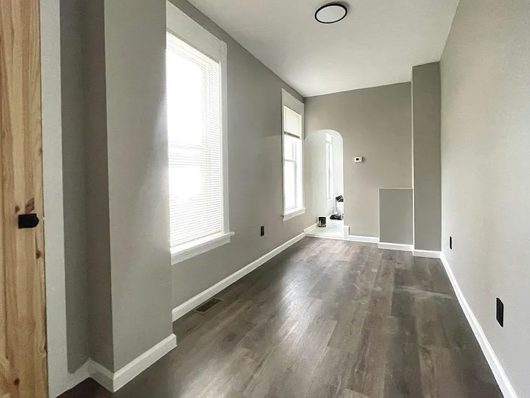 2122 Moore St #1 — Photo 7