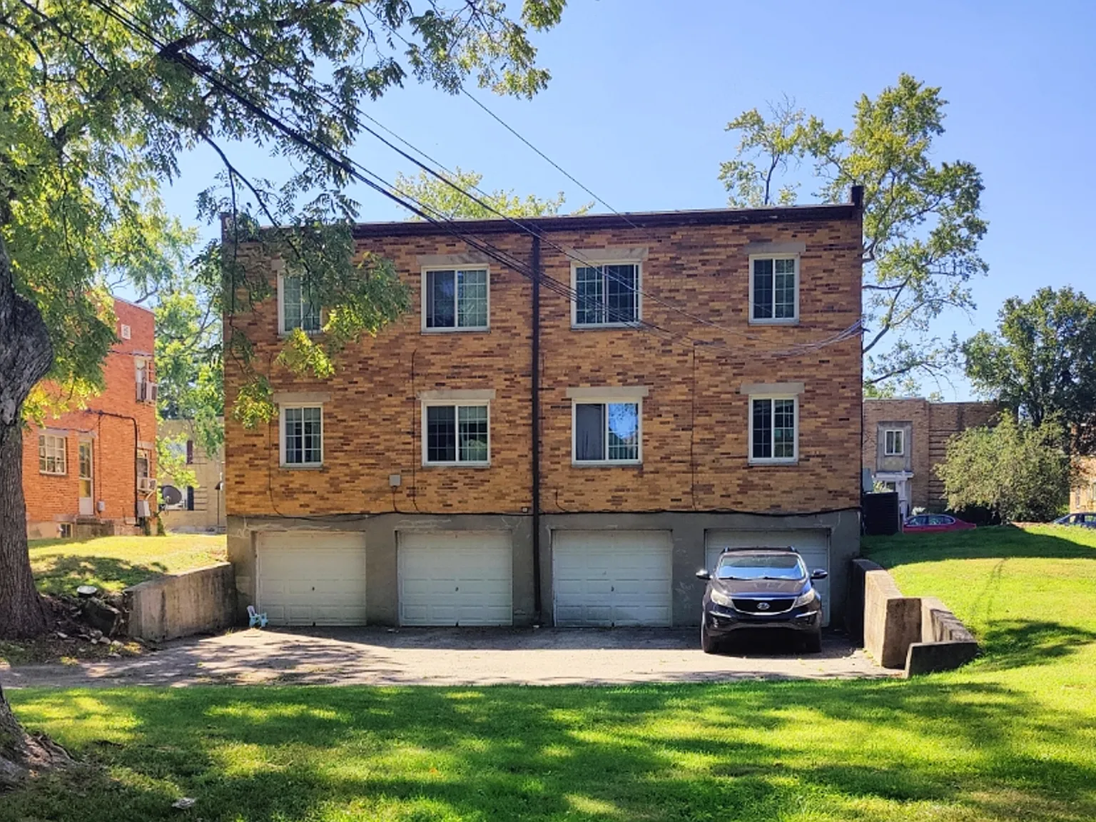 523 Hadley Avenue — Photo 2