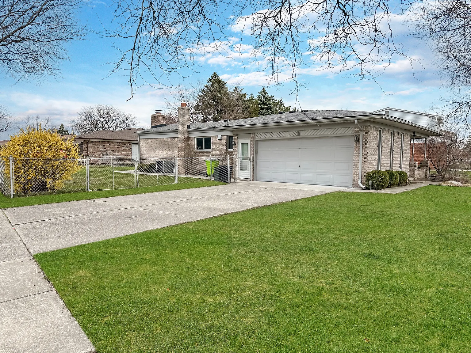 3 bed, 1500 sqft, $2,700 — Photo 4