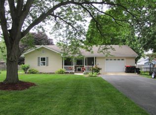303 S Park Ave, Le Roy, IL