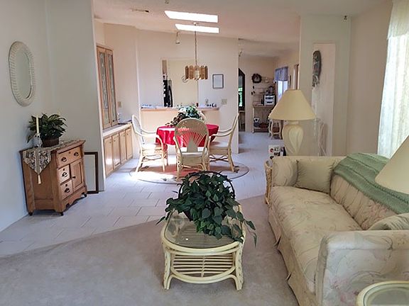 3rd image of 1092 La Paloma Blvd