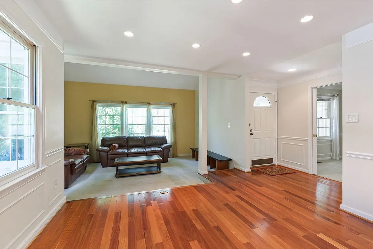 4 bed, 3.5 bath, 2786 sqft, $4,350 — Photo 4