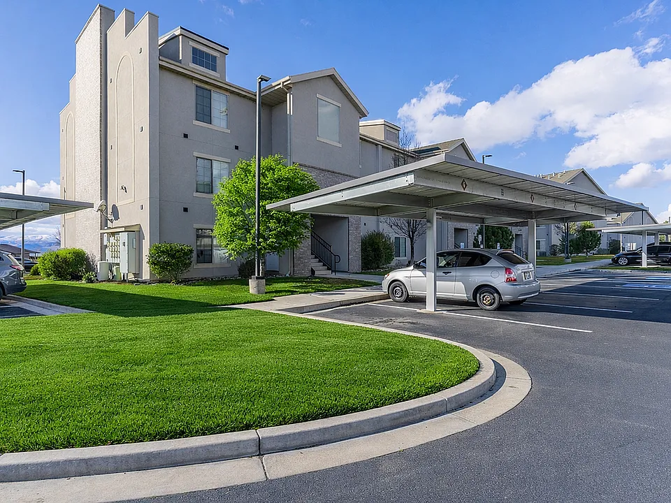 Lakeview Court