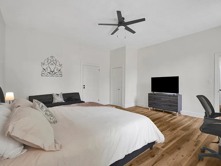 521 E Water St #2 — Photo 9