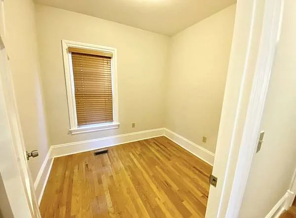 561 Broadway — Photo 3