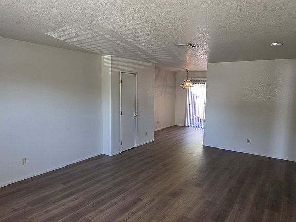 3rd image of 870 Browning St #7