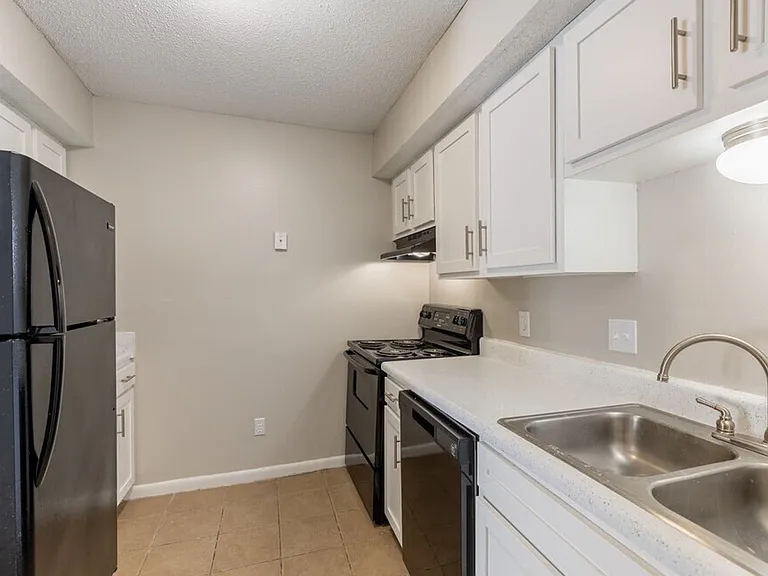 Stone Brooke Apartments Homes — Photo 29