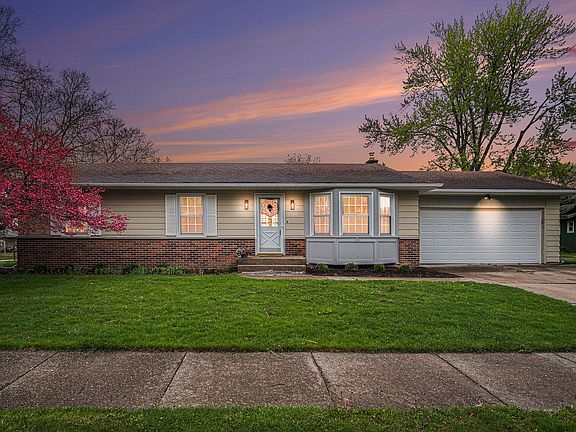 3rd image of 2146 S Eventide Dr NE