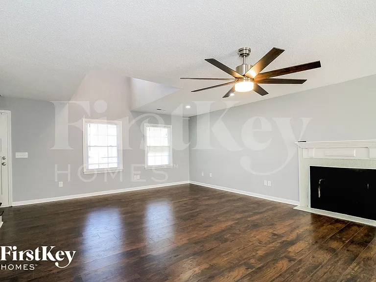 701 Hampton Way Dr — Photo 3