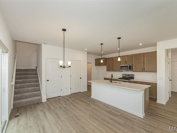 5th image of 1919 Rolling River Cir