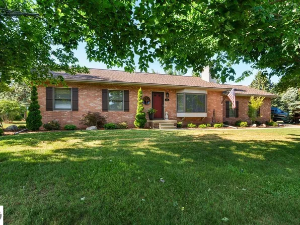 161 Vantage View Dr, Petoskey, MI 49770