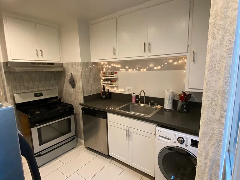 2222 N Cahuenga Blvd #2222.5 — Photo 4