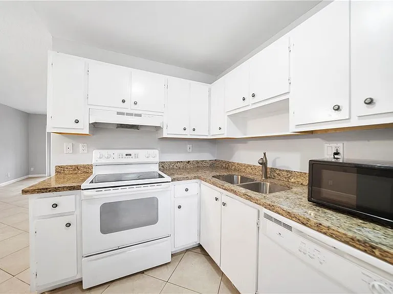 503 Gardens Dr #202 — Photo 3