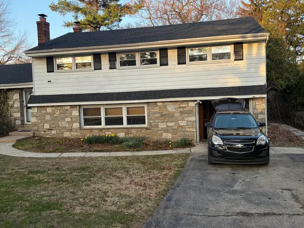 303 Hedgerow Ln, Wyncote, PA 19095